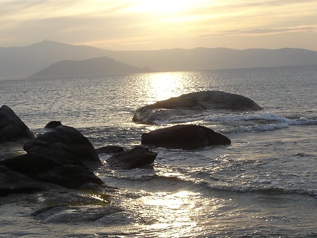 Rocks Naxos.jpg