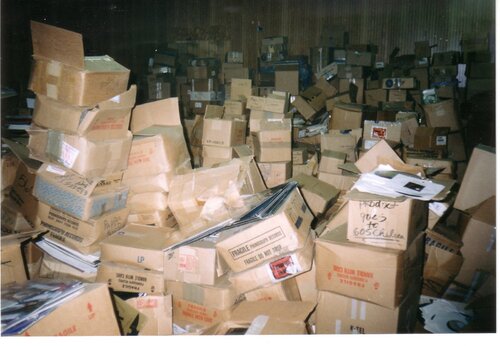 piles of records ikes memphis 1995