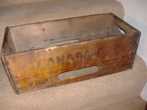wooden canada dry box