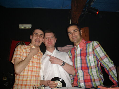 miran los tres