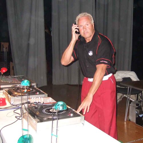 tony-edgley-main-room