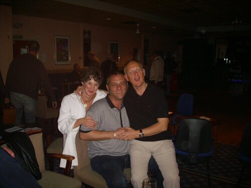 jane.. phil t..ian c ( ah watch yer finger !!! )
