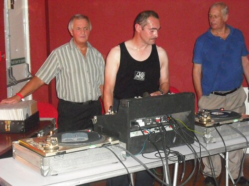 dancin demon steve on the decks