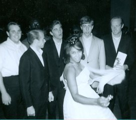 beachbanddeedeedancing