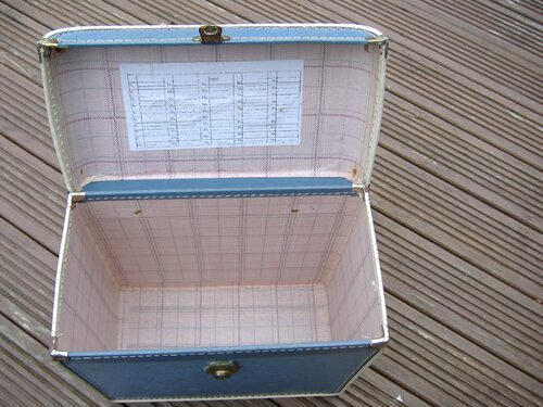 blue white curved lp box front lid open 14.10.2012