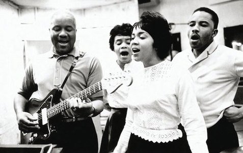 Staple Singers Box Set - Faith & Grace: A Family Journey 1953-1976 photo