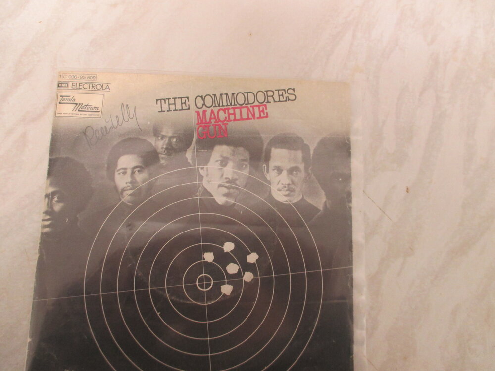 Commodores - Machine Gun.JPG