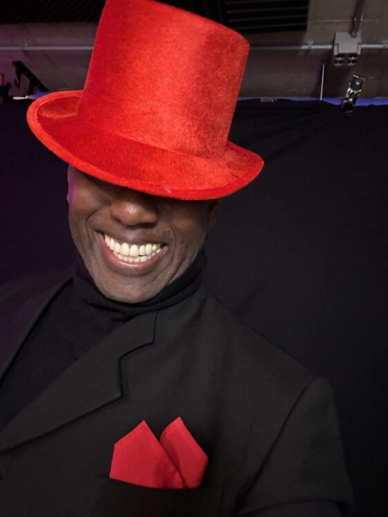 Carlton red hat!.jpg