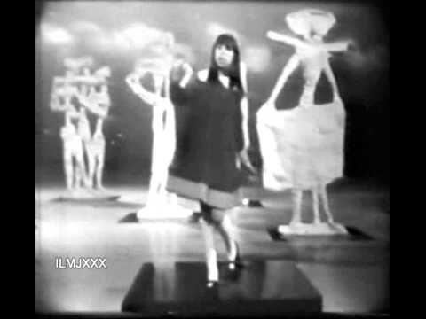 little-lisa-puppet-on-a-string-rare-live-video-footage thumb